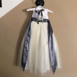 Bill Levkoff Flower Girl Dress w/ matching Basket